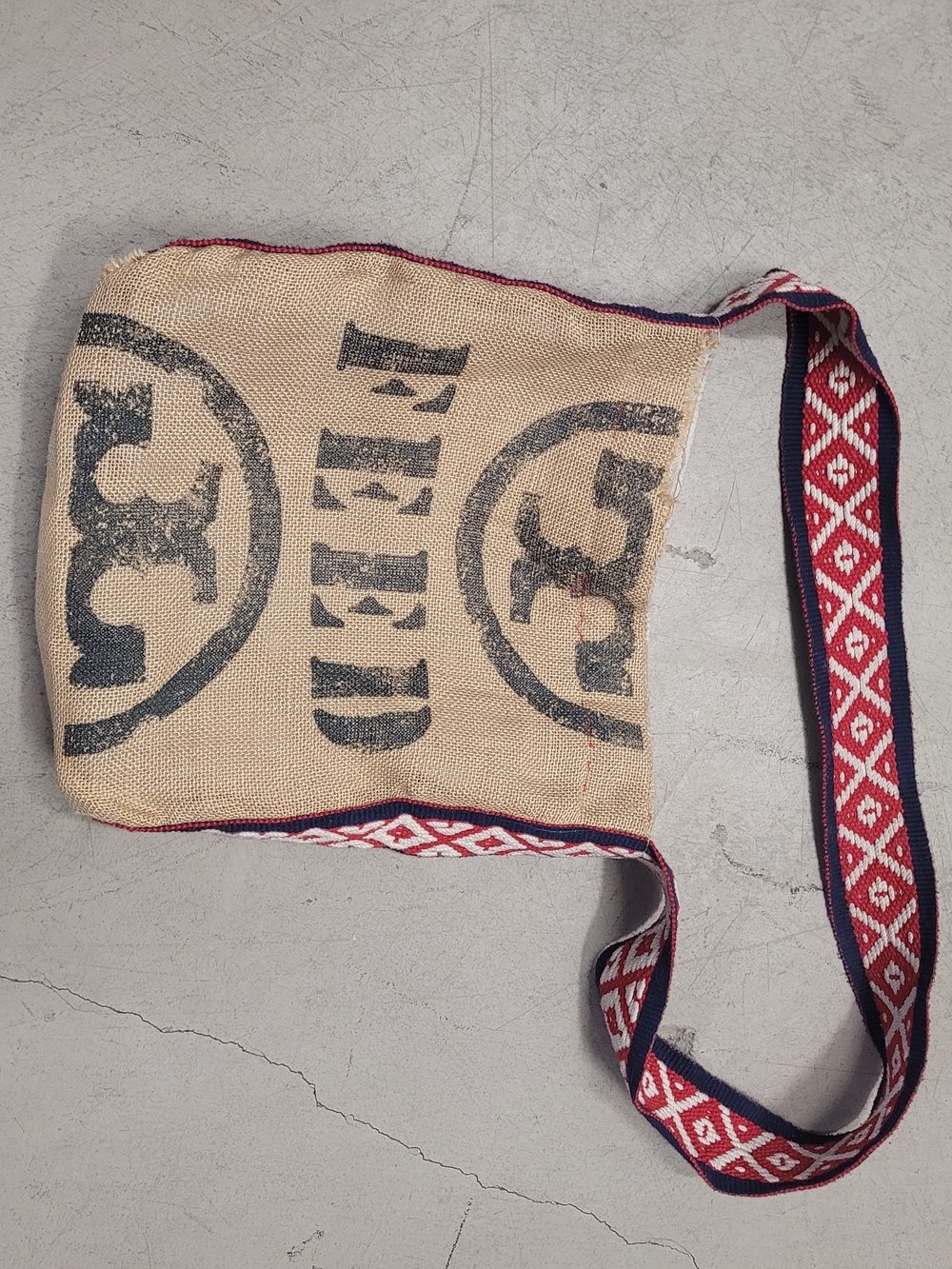 TORY BURCH FEED BAG Beige Canvas Crossbody Bag with Red Patterned Strap